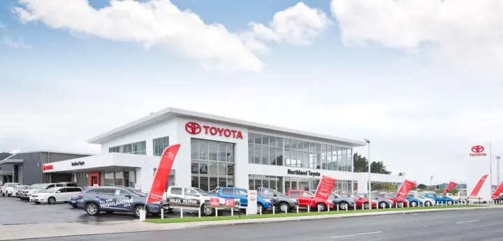 toyota-dealers-cut-power-use.jpg